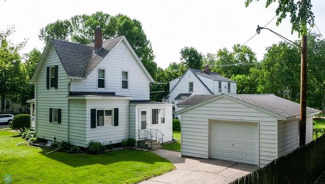 615 3rd Street S, Moorhead, MN 56560