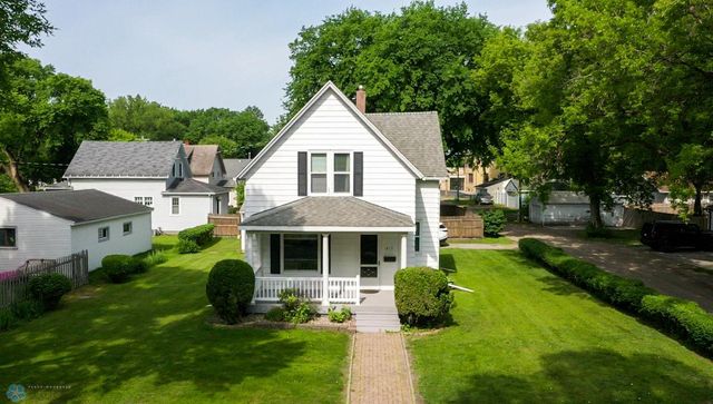 615 3rd Street S, Moorhead, MN 56560
