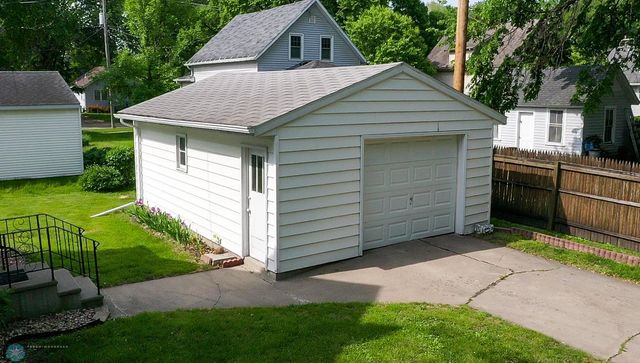 615 3rd Street S, Moorhead, MN 56560
