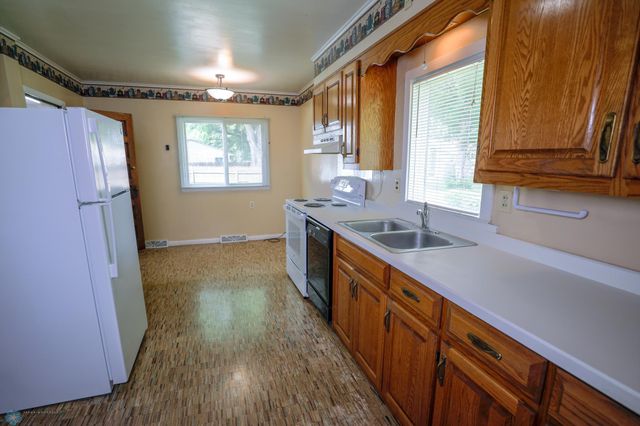 615 3rd Street S, Moorhead, MN 56560