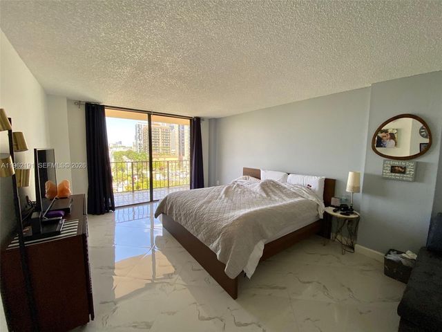 210 174th St 912, Sunny Isles Beach, FL 33160