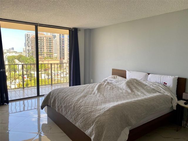 210 174th St 912, Sunny Isles Beach, FL 33160