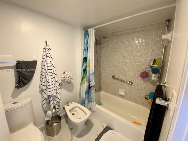 210 174th St 912, Sunny Isles Beach, FL 33160