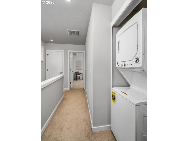 961 N SKIDMORE St, Portland, OR 97217