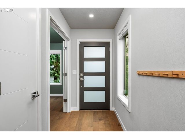 961 N SKIDMORE St, Portland, OR 97217