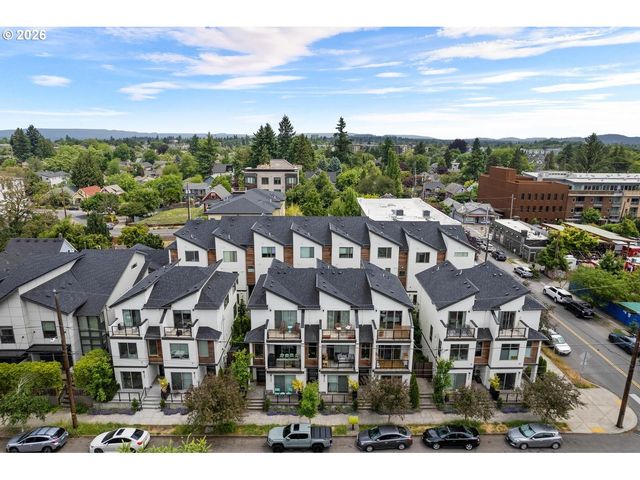 961 N SKIDMORE St, Portland, OR 97217