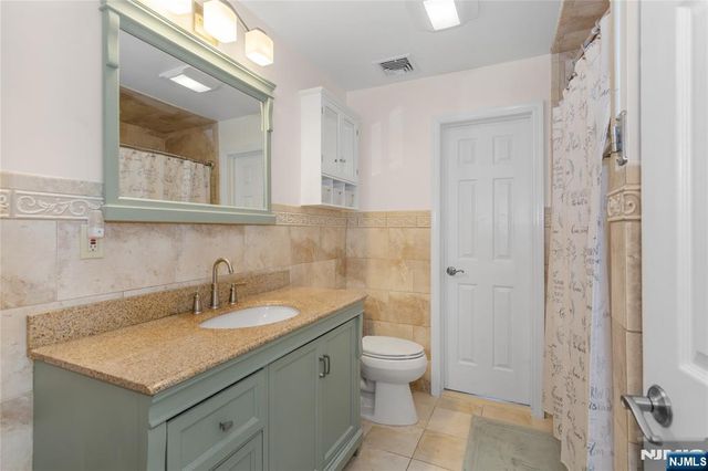 4 Lorelei Terrace, Lodi, NJ 07644
