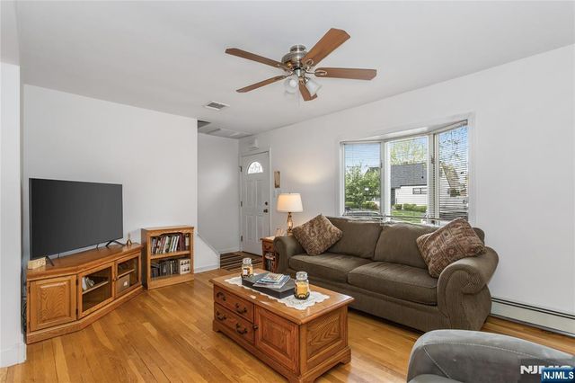 4 Lorelei Terrace, Lodi, NJ 07644