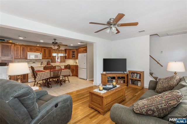 4 Lorelei Terrace, Lodi, NJ 07644