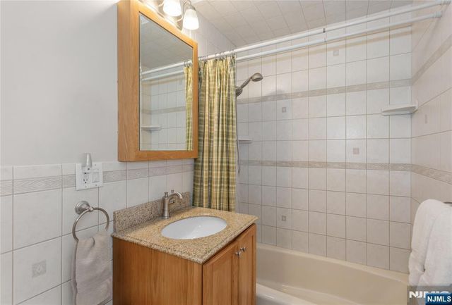 4 Lorelei Terrace, Lodi, NJ 07644