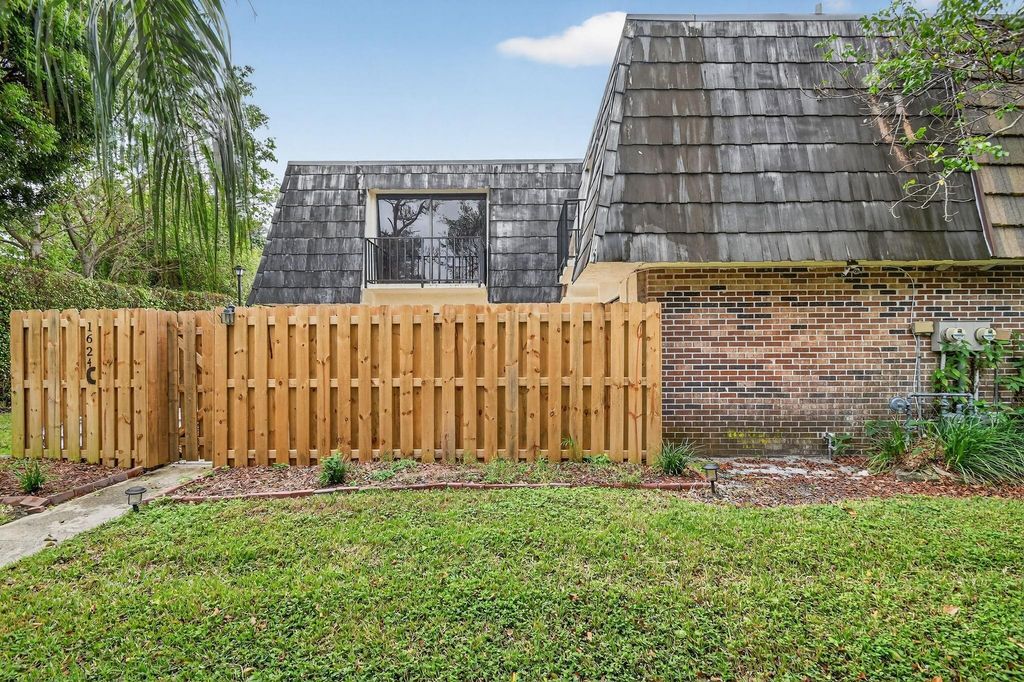 1624 Forest Lakes Cir C, West Palm Beach, FL 33406