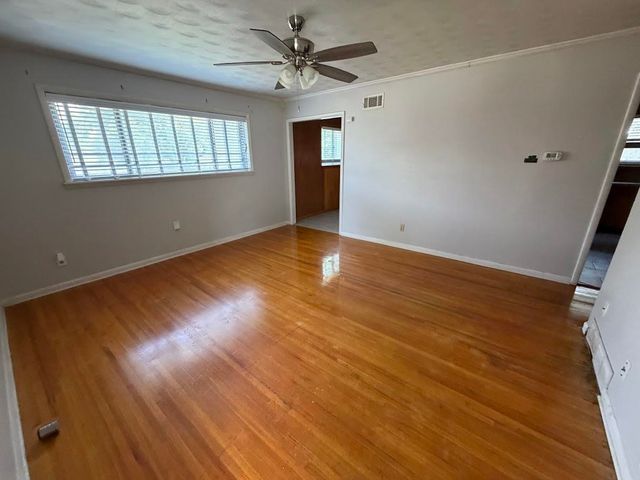 3831 HERMITAGE DR, Memphis, TN 38116