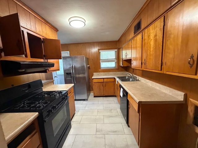 3831 HERMITAGE DR, Memphis, TN 38116