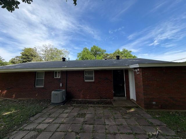 3831 HERMITAGE DR, Memphis, TN 38116