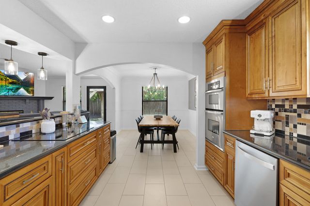 12449 Jeremys Landing Ct, Jacksonville, FL 32258