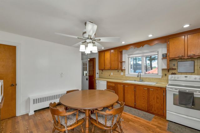 21 Acton Street, Nashua, NH 03060