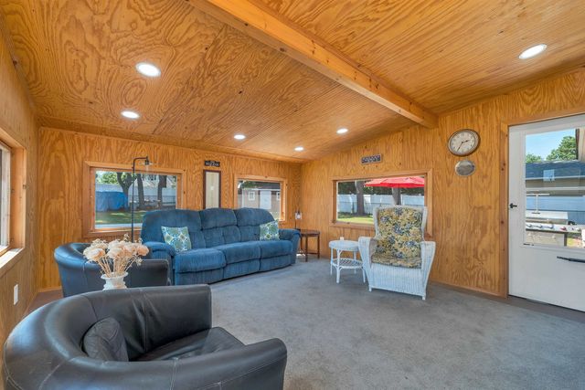 21 Acton Street, Nashua, NH 03060