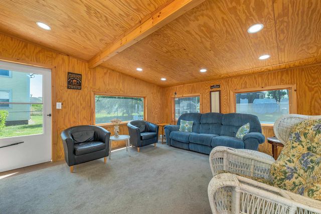 21 Acton Street, Nashua, NH 03060