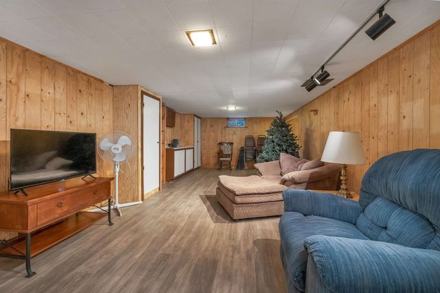 21 Acton Street, Nashua, NH 03060