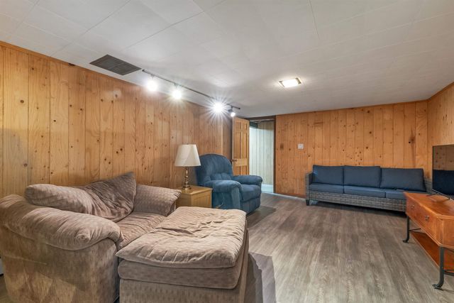 21 Acton Street, Nashua, NH 03060