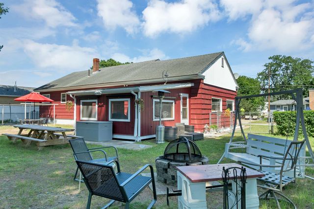 21 Acton Street, Nashua, NH 03060