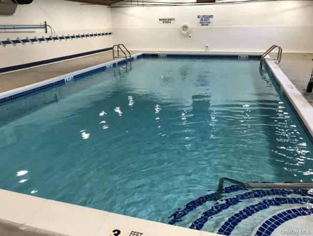 7 Boulder 7, Coram, NY 11727