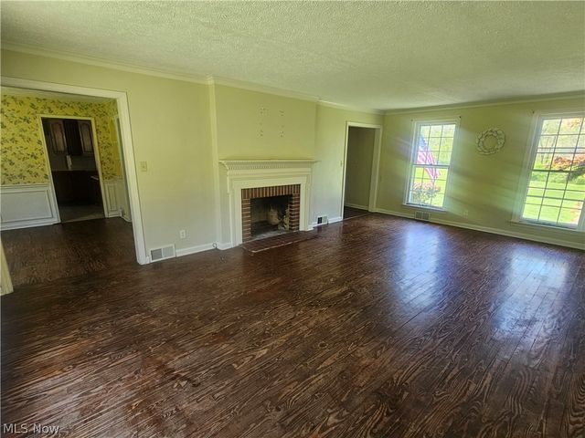 1075 Ghent Road, Akron, OH 44333