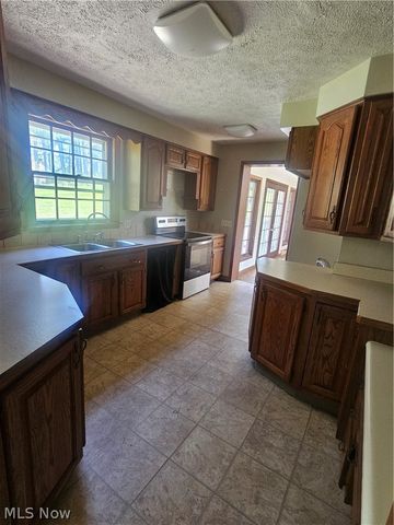 1075 Ghent Road, Akron, OH 44333