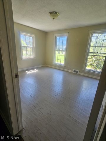 1075 Ghent Road, Akron, OH 44333