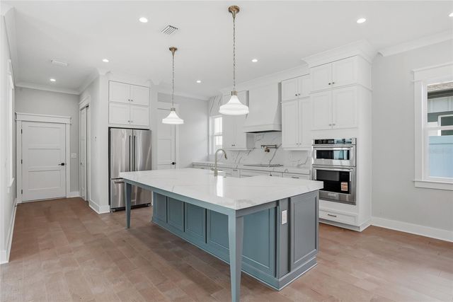 879 53RD AVENUE N, St Petersburg, FL 33703