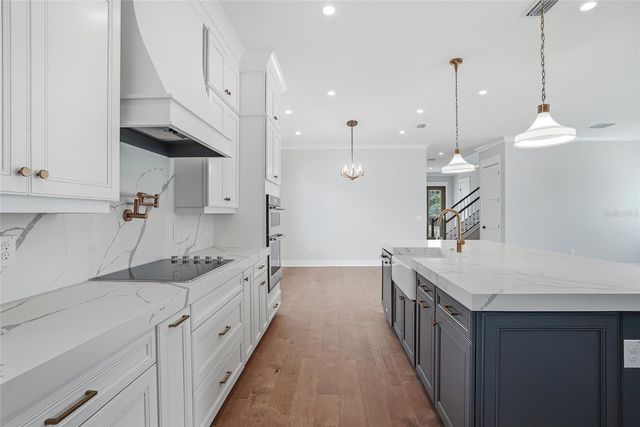 879 53RD AVENUE N, St Petersburg, FL 33703