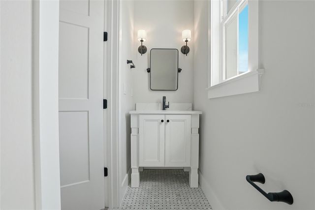 879 53RD AVENUE N, St Petersburg, FL 33703