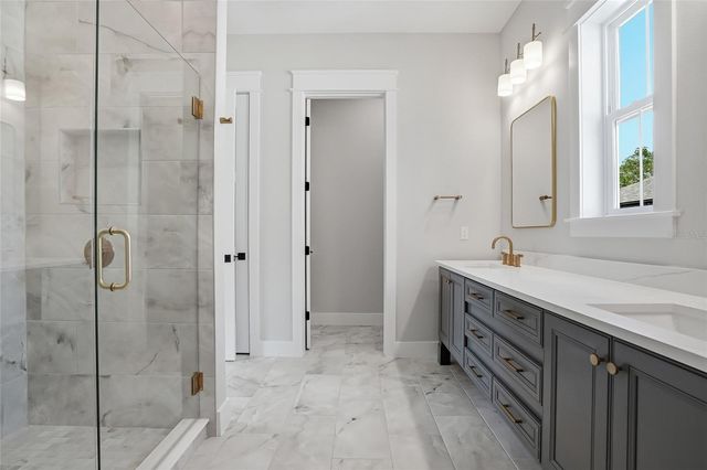 879 53RD AVENUE N, St Petersburg, FL 33703