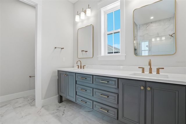 879 53RD AVENUE N, St Petersburg, FL 33703