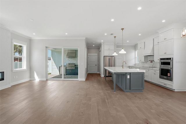 879 53RD AVENUE N, St Petersburg, FL 33703