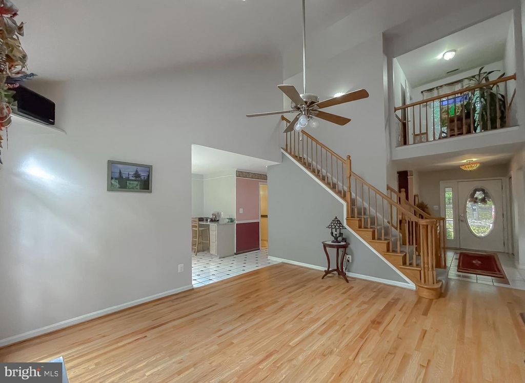 Image 16 of property listing at 5862 MAGNOLIA CIR, St Leonard, MD 20685