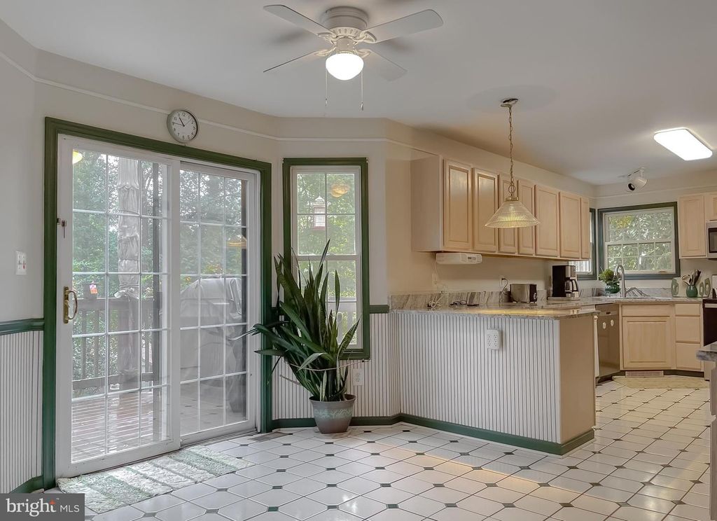 Image 23 of property listing at 5862 MAGNOLIA CIR, St Leonard, MD 20685