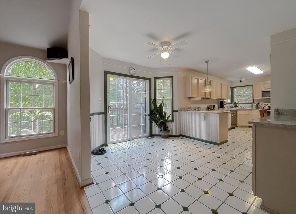 Image 24 of property listing at 5862 MAGNOLIA CIR, St Leonard, MD 20685