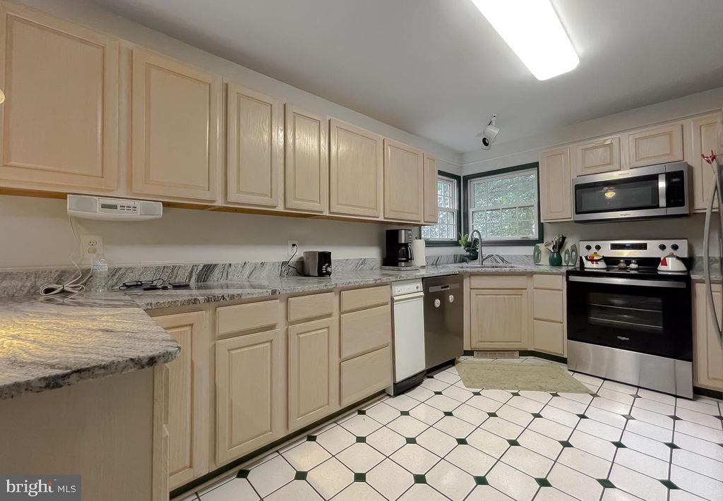 Image 27 of property listing at 5862 MAGNOLIA CIR, St Leonard, MD 20685