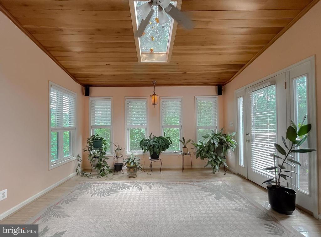 Image 30 of property listing at 5862 MAGNOLIA CIR, St Leonard, MD 20685