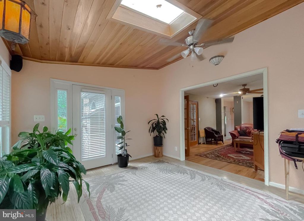 Image 32 of property listing at 5862 MAGNOLIA CIR, St Leonard, MD 20685