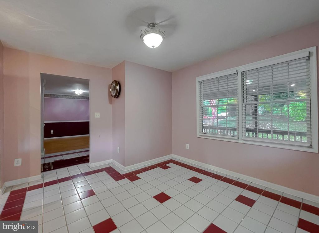 Image 37 of property listing at 5862 MAGNOLIA CIR, St Leonard, MD 20685