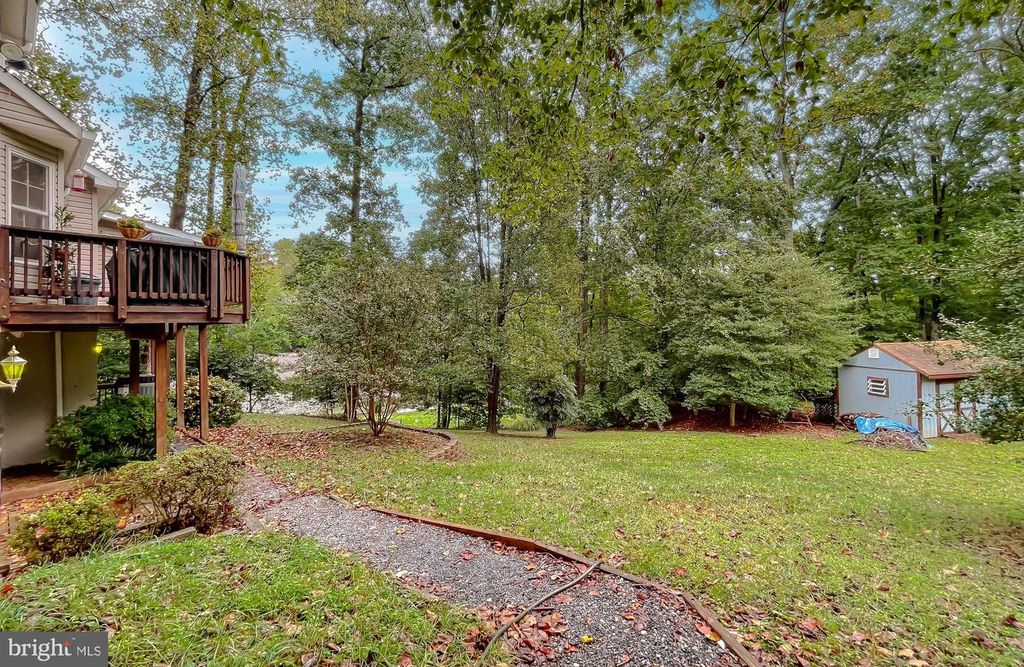 Image 78 of property listing at 5862 MAGNOLIA CIR, St Leonard, MD 20685