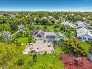 2280 Capri CT, Naples, FL 34105