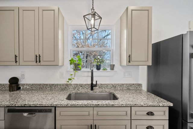 1160 Jonathan Ln, Springfield, TN 37172