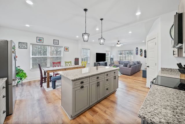 1160 Jonathan Ln, Springfield, TN 37172