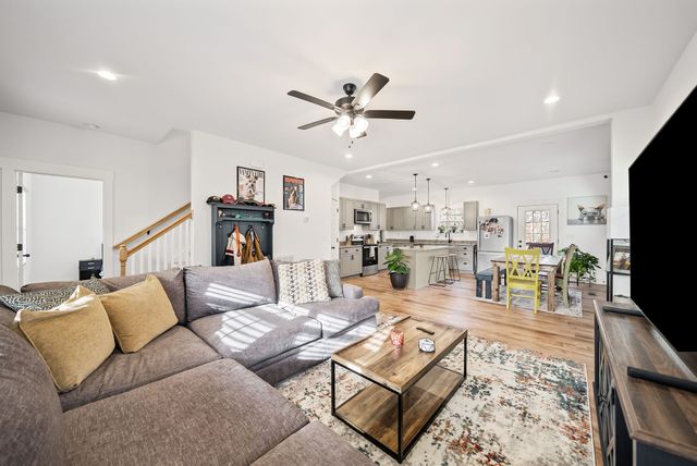 1160 Jonathan Ln, Springfield, TN 37172