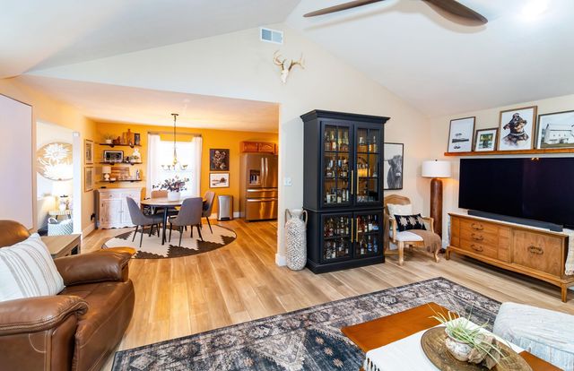 12912 Cold Water Drive, Evansville, IN 47725