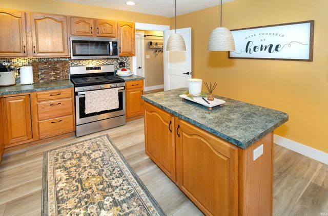 12912 Cold Water Drive, Evansville, IN 47725