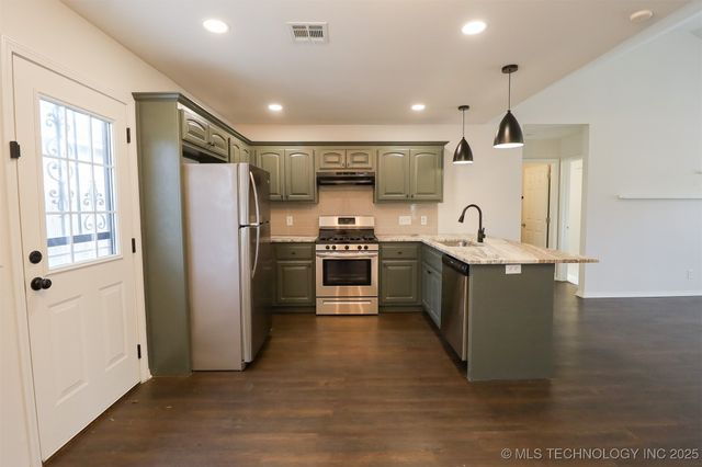 402 E Tecumseh Street, Tulsa, OK 74106